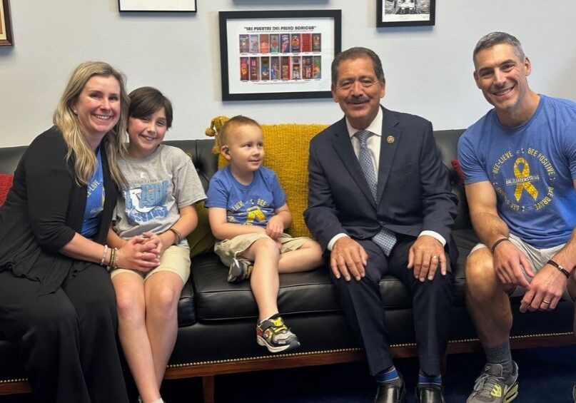 Representative Chuy Garcia welcomed the family to his office.