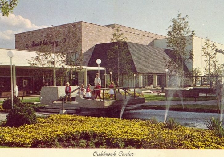 1964-postcard-plaza-outside-of-Marshall-Fields-store-which-became-Macys-in-2006